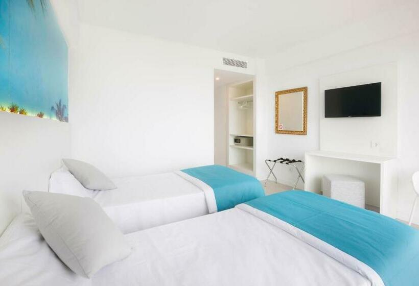 غرفة قياسية ثلاثية, Bluesea Arenal Tower Adults Only