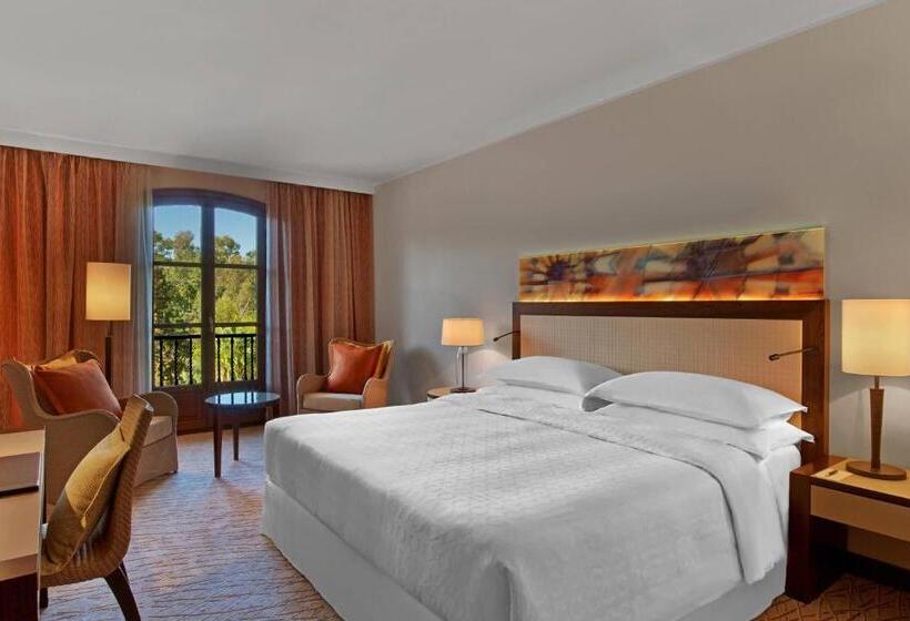 디럭스 룸 킹사이즈 침대, Sheraton Mallorca Arabella Golf