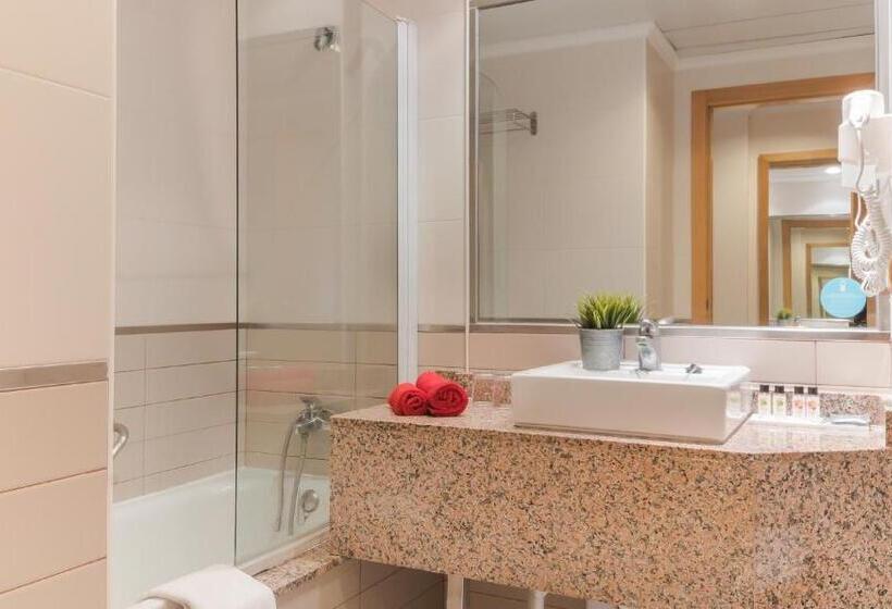テラスつきの２ベッドルームアパートメント, Atlantic by Hoteles Centric