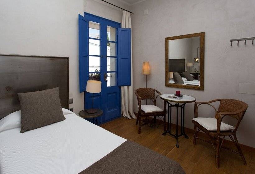 Номер Стандарт, Hostal De La Plaça