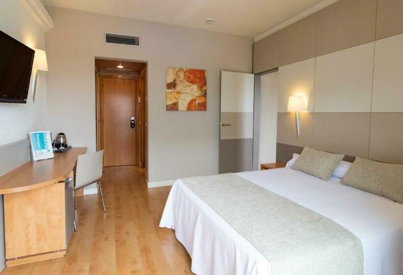 اتاق خانوادگی با چشم‌انداز دریا, Golden Taurus Aquapark Resort