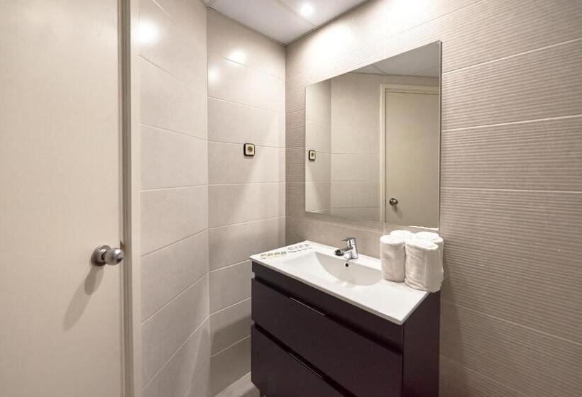 Quarto Triplo Estandar Vista Piscina, Miami