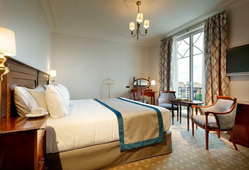 디럭스 룸, Eurostars Hotel Real