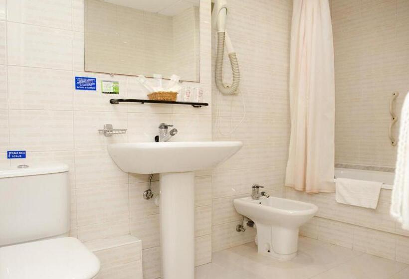 Standaard Driepersoonskamer, Arha Santander