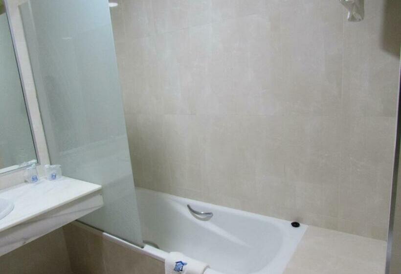 اتاق استاندارد چهار تخته, Checkin Camino De Granada