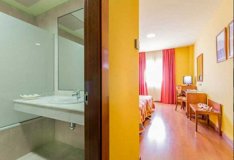 اتاق استاندارد سه نفره, Checkin Camino De Granada