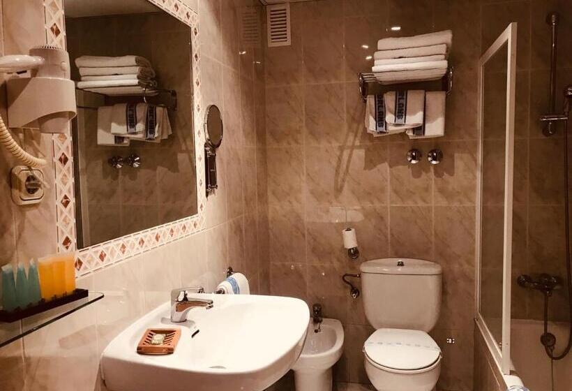 Четырехместный Номер Стандарт с Балконом, Casa Morlans 3000