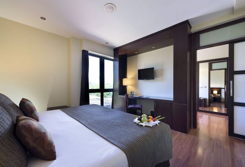 Junior Suite, Exe Auriense