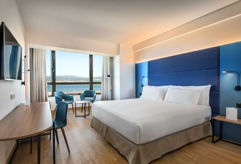 带大床的高级房间, Occidental Vigo