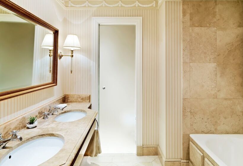 Quarto Deluxe Interior, The Palace, a Luxury Collection Hotel, Madrid