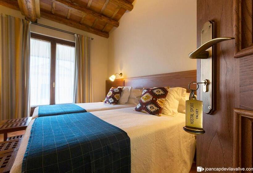 سوییت جونیور, Hostal Sport