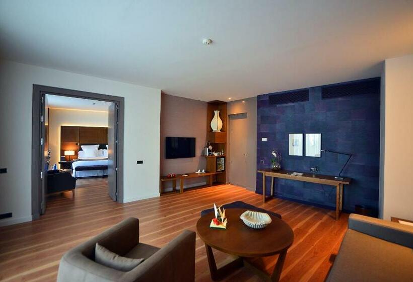 سوئیت با وان آب گرم, Barcelo Sevilla Renacimiento