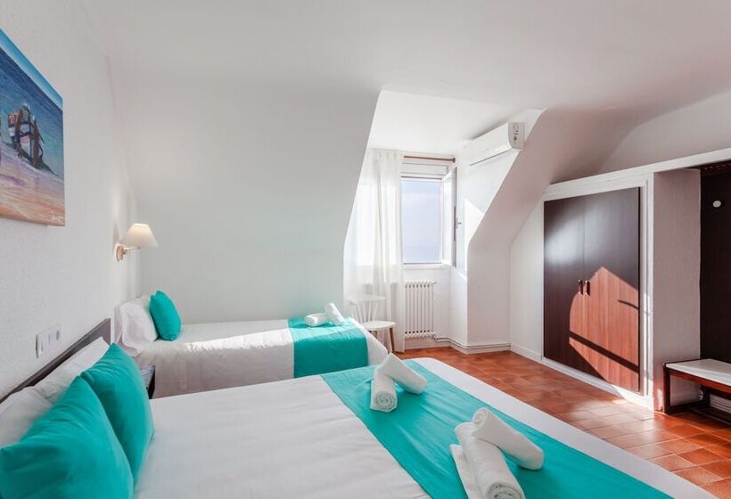Triple Room Sea View, Checkin Torredembarra