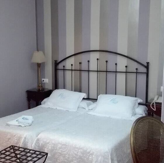 اتاق استاندارد, Le Petit Paris