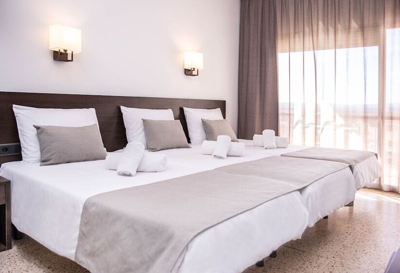 غرفة قياسية ثلاثية, Rvhotels Gr92