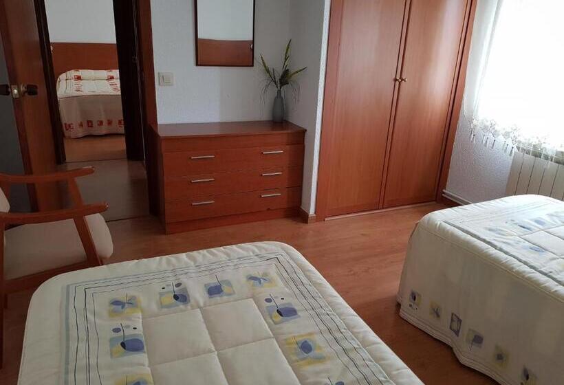 Habitación Cuádruple Clásica, A Roda