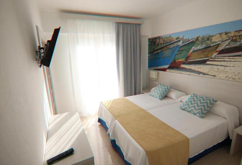 Номер Стандарт с Балконом, Hostal Cala Ratjada