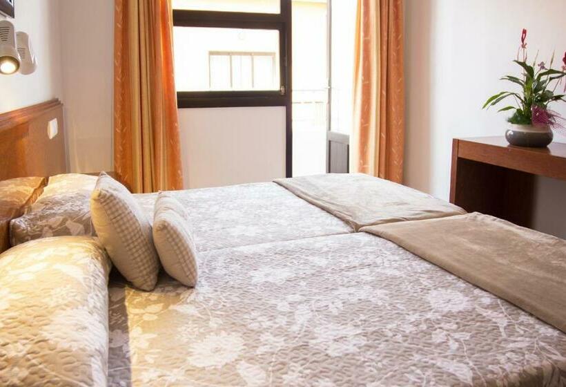 Номер Стандарт с Балконом, Hostal Ca'n Pep