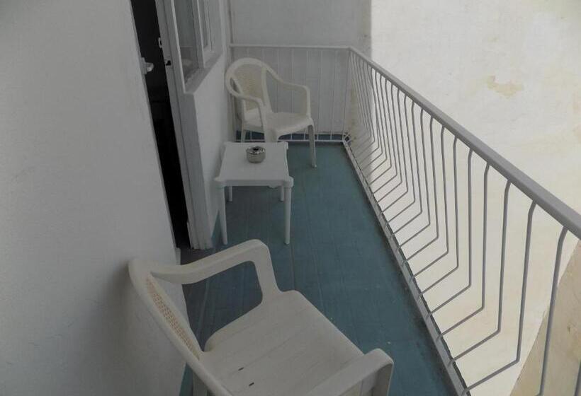 스탠다드 발코니 룸, Hostal Villa Maruja