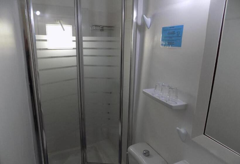 스탠다드 트리플 룸, Hostal Villa Maruja
