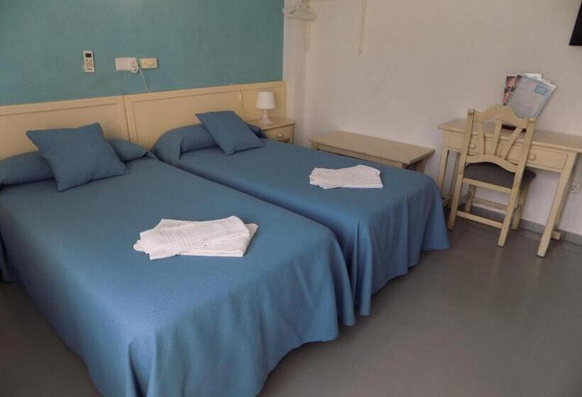 스탠다드 발코니 룸, Hostal Villa Maruja