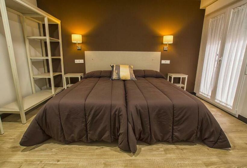 اتاق استاندارد, Hostal Elvira