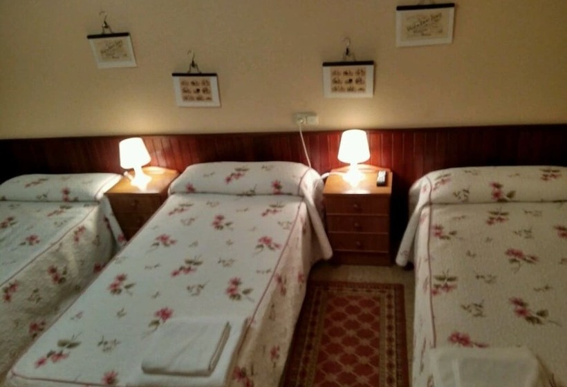 Habitación Triple Estándar, Hostal Mayo