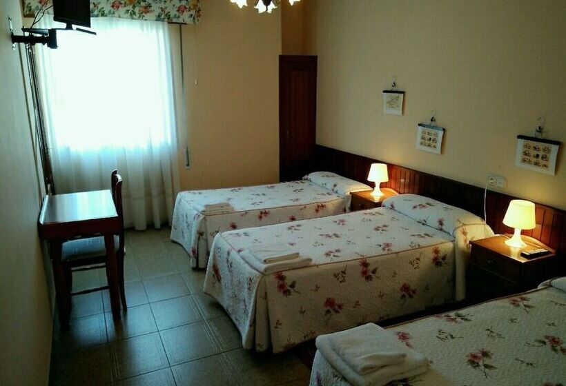스탠다드 트리플 룸, Hostal Mayo