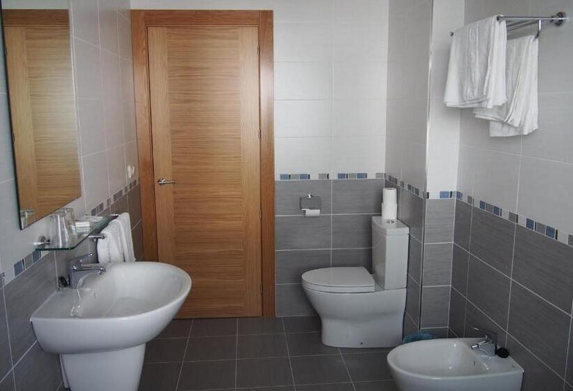 Номер Стандарт Трехместный, Hostal El Trovador