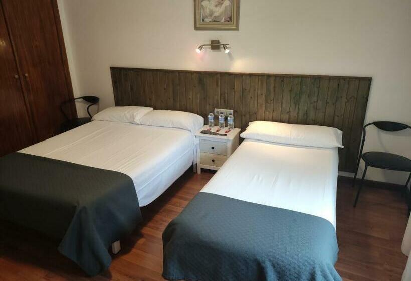 Семейный Номер, Hostal Cruce