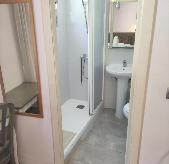 Номер Стандарт Трехместный, Hostal Cruce