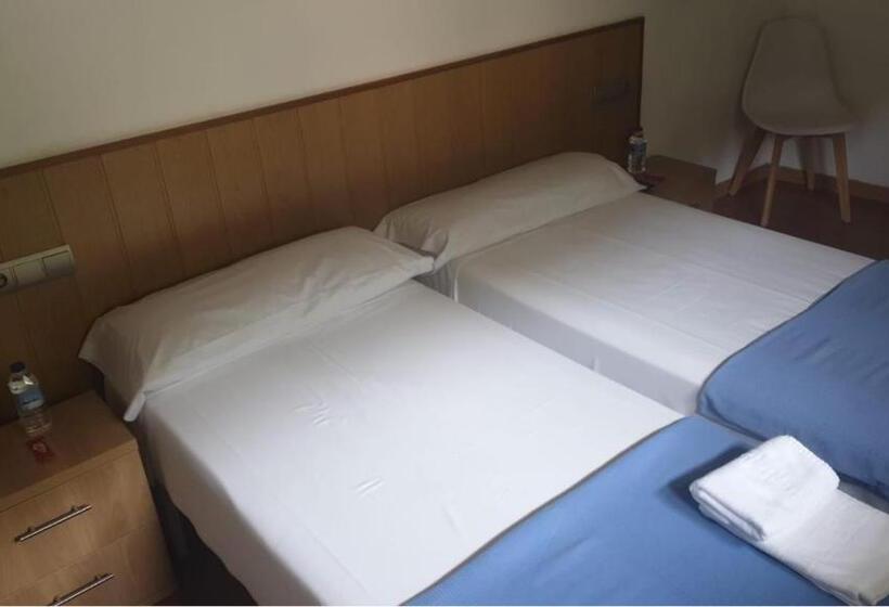 经济房, Hostal Cruce