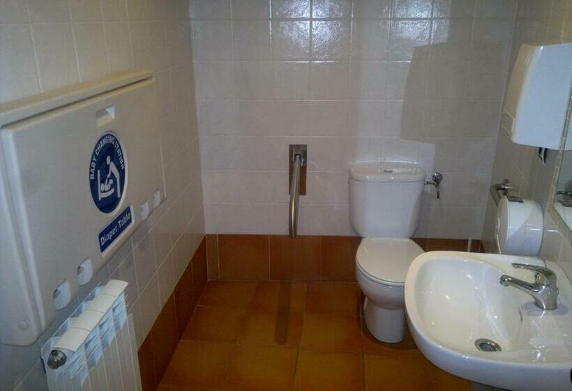Quarto Familiar, Mesón De Colungo