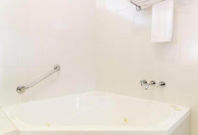 家庭间, Cessnock Motel