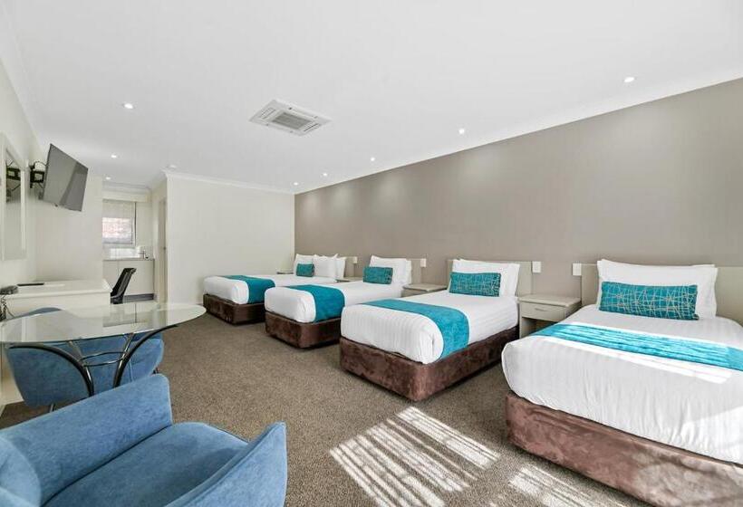 Семейный Номер Deluxe, Central Caleula Motor Lodge