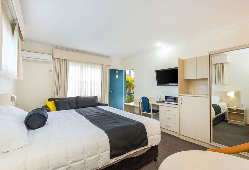 스위트, Comfort Inn All Seasons