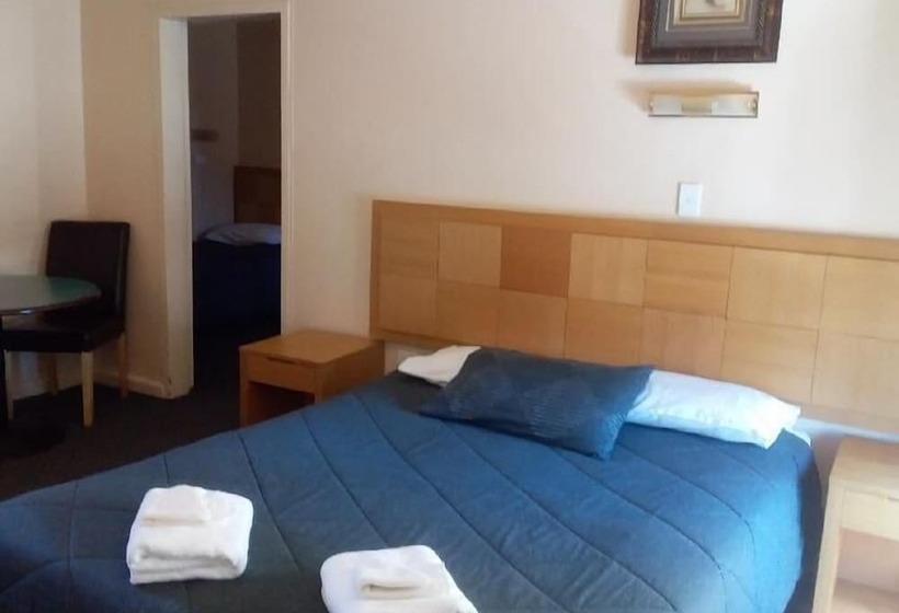 Номер Deluxe, Desert Sand Motor Inn