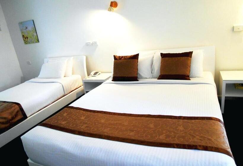 스탠다드 트리플 룸, Econo Lodge Rivervale