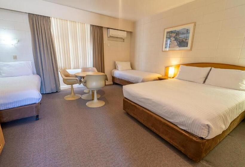 Семейный Номер, Hospitality Geraldton Surestay Collection By Best Western