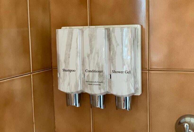 패밀리 룸, Newell Motor Inn Narrandera