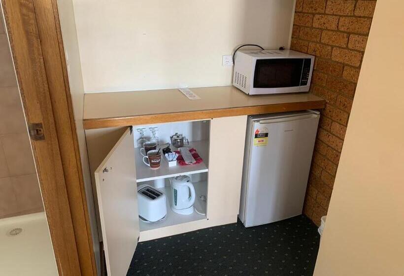 패밀리 룸, Newell Motor Inn Narrandera