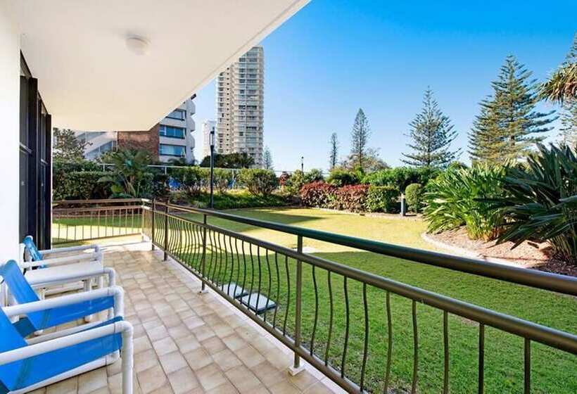 Апартаменты 2 спальни Вид на Бассейн, Ultiqa Beach Haven On Broadbeach