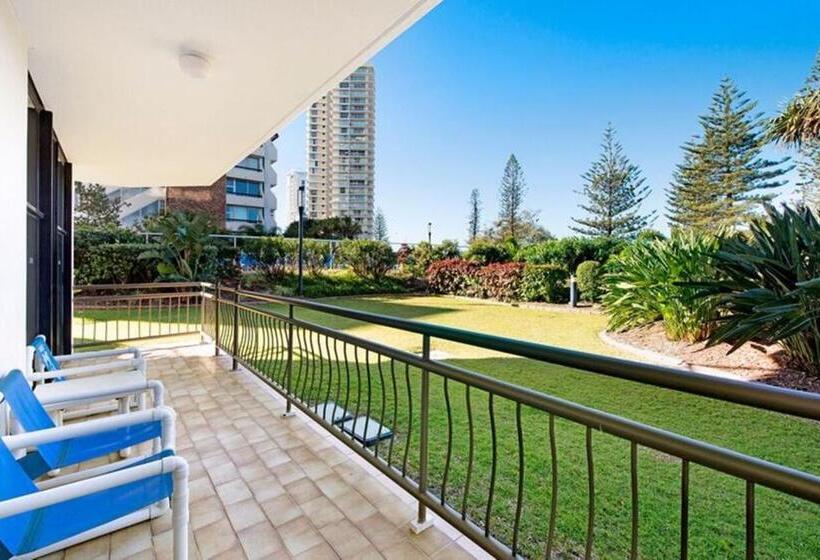 Апартаменты 2 спальни Вид на Бассейн, Ultiqa Beach Haven On Broadbeach