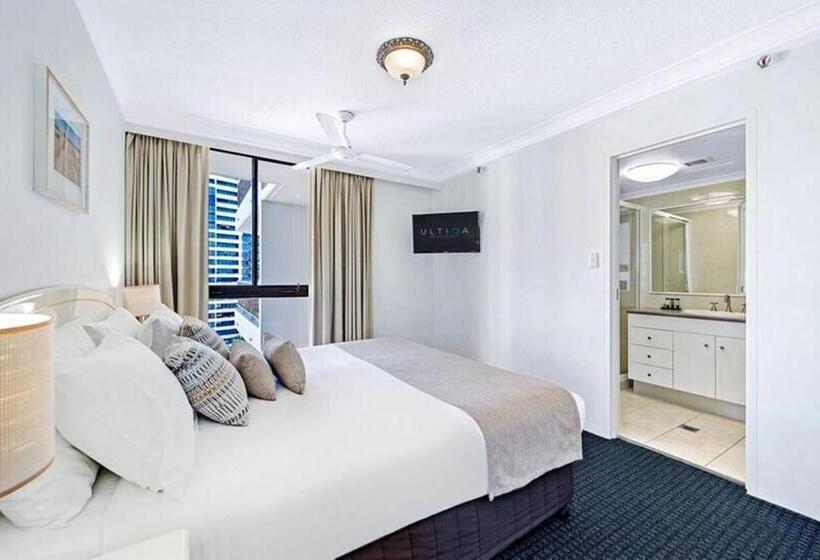 Superior 2-bedroom flat with sea view, Ultiqa Beach Haven On Broadbeach