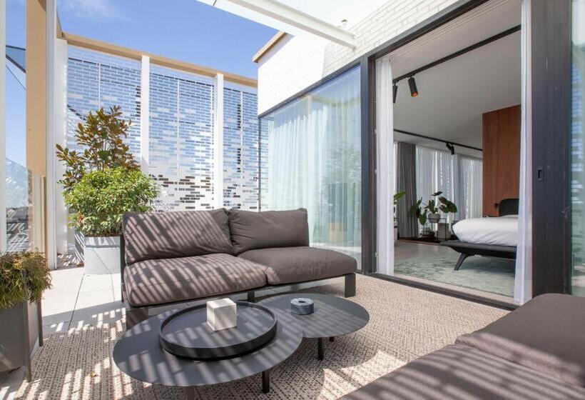 اتاق پنت هاوس, Hassotel