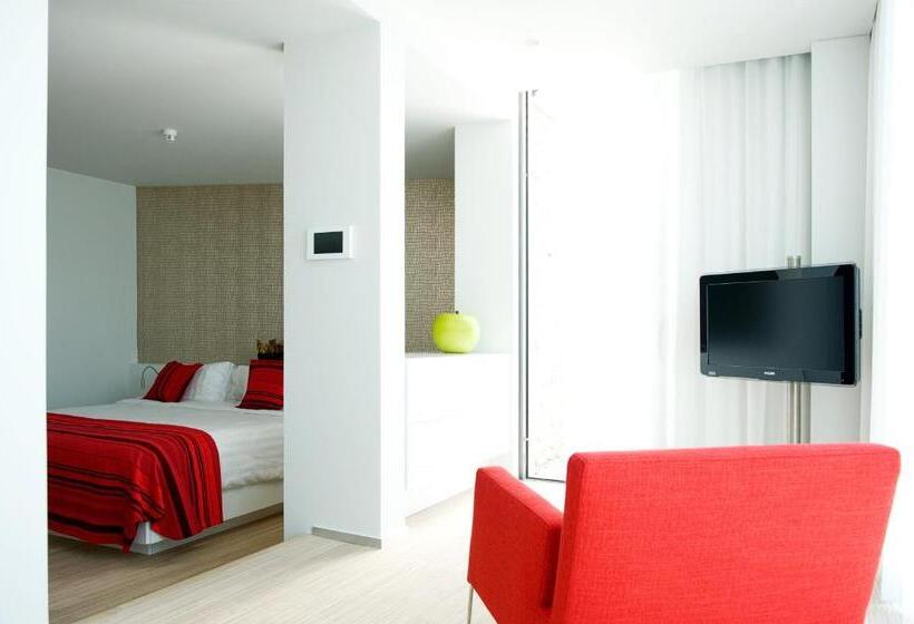 سوئیت پنت هاوس, Hassotel