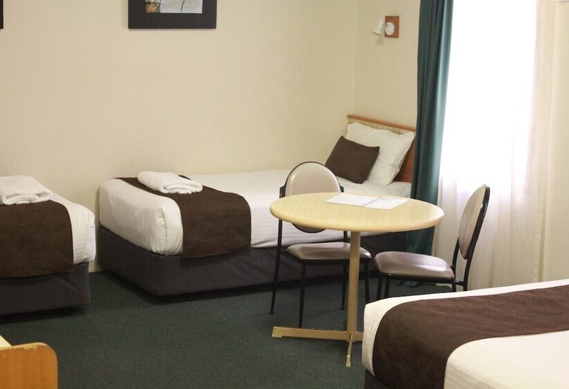 패밀리 룸, Mid City Motor Inn Singleton