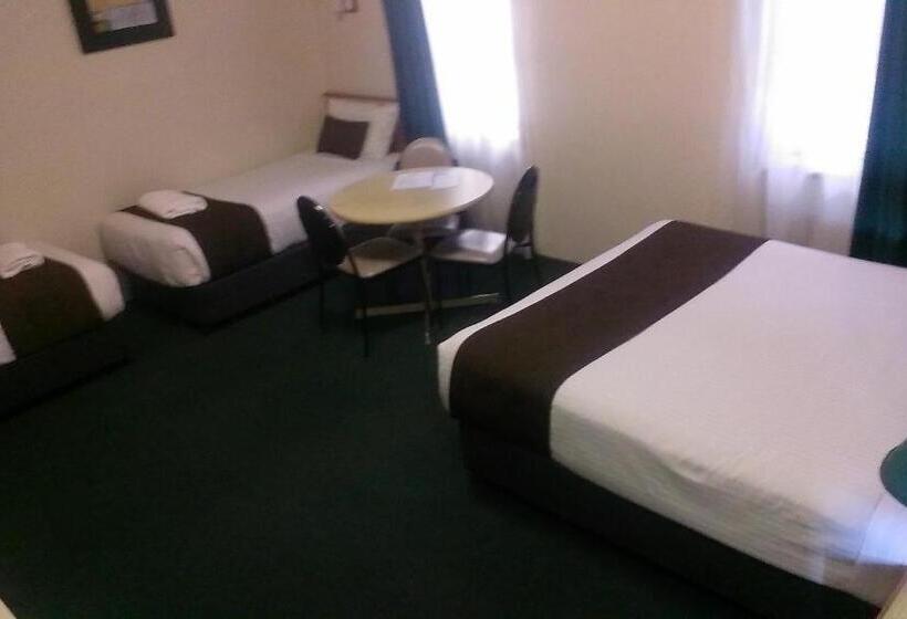 패밀리 룸, Mid City Motor Inn Singleton