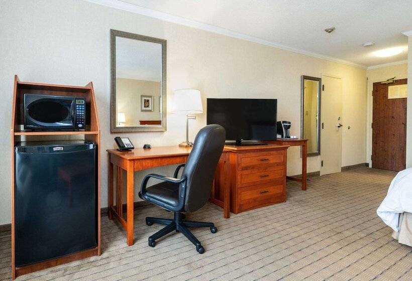 Номер Executive, Allure Hotel & Conference Centre, Ascend Hotel Collection