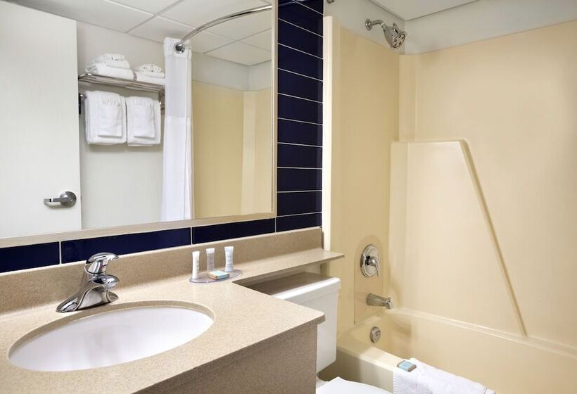 デラックスルーム, Travelodge By Wyndham Edmonton West